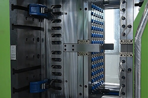 72腔瓶蓋生產線